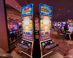 Filipino players browsing 26jl sports and casino sections on mobile